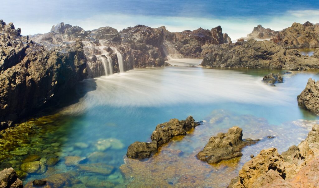 sea, costa, ocean-2183306.jpg